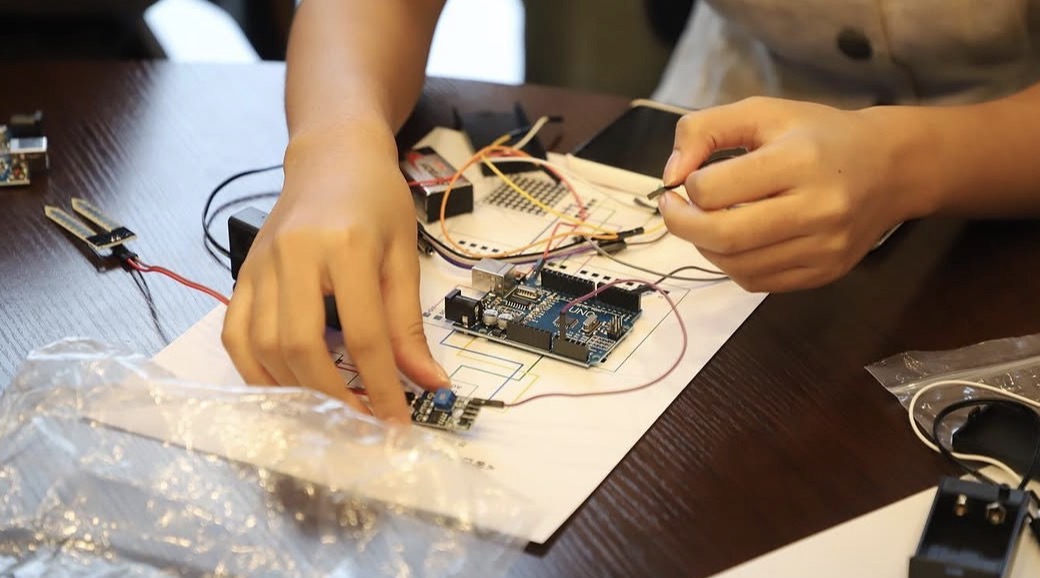 Wiring the Arduino